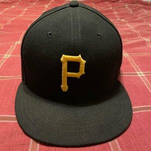 New Era 7 5/8 Padres Pirates hat!